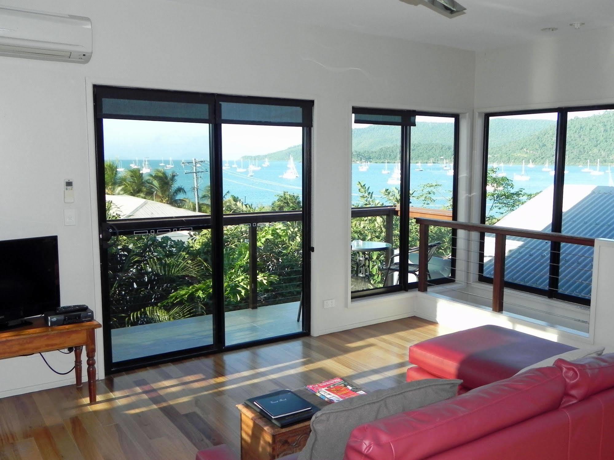 Airlie Waterfront Bed & Breakfast Airlie Beach Exterior foto